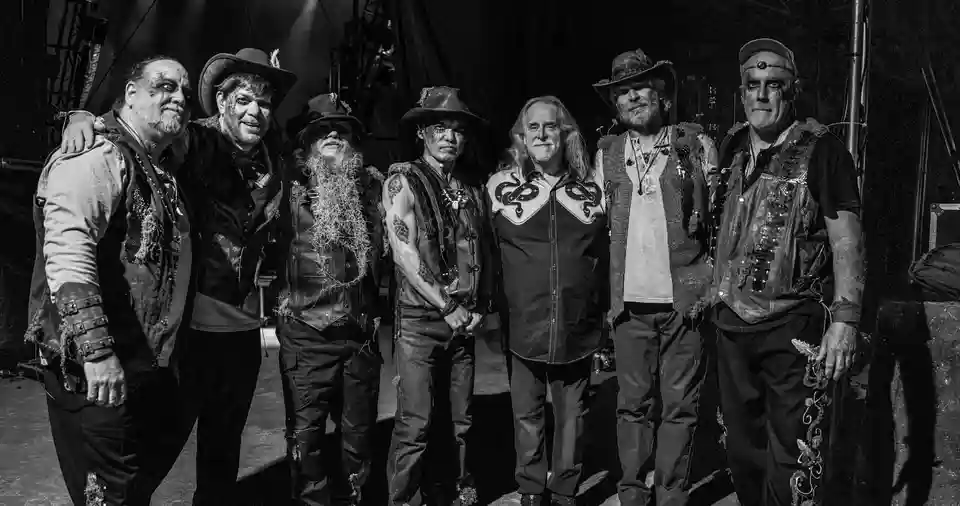 Warren Haynes și The String Cheese Incident au colaborat la festivalul Hulaween