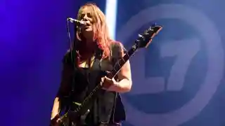 Janis Tanaka revine în trupa L7 după decesul basistei Jennifer Finch