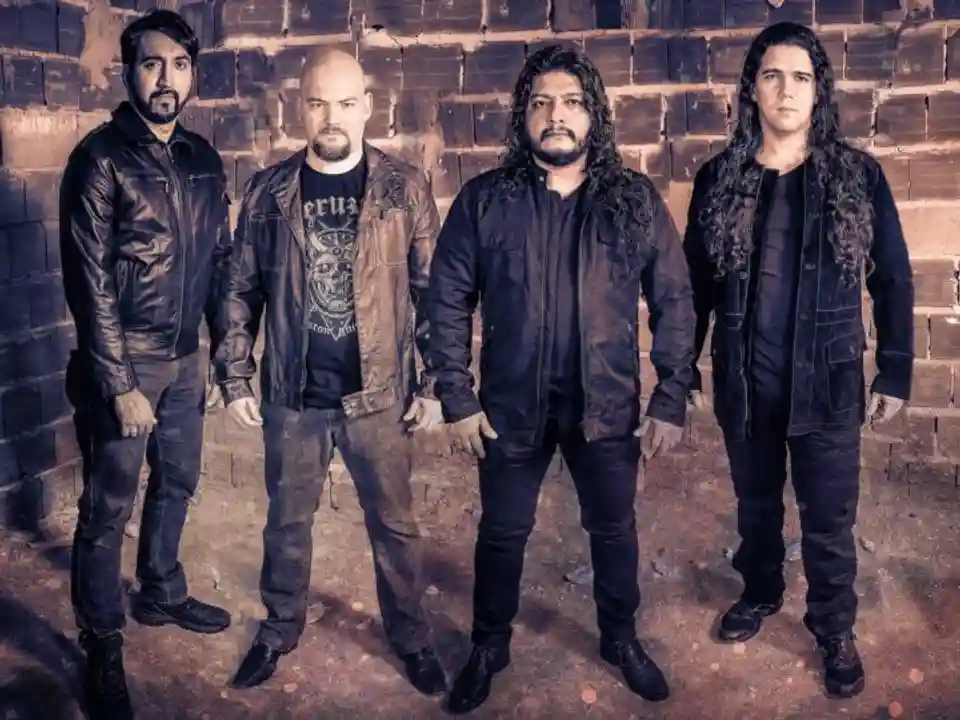 Trupa The Autumn Aurora lansează albumul de debut „False Idols” și single-ul „Be My…”