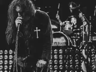 Trupa ArtemisiA lansează albumul „Frammenti d'Anedonia” și videoclipul „Luna Nera”