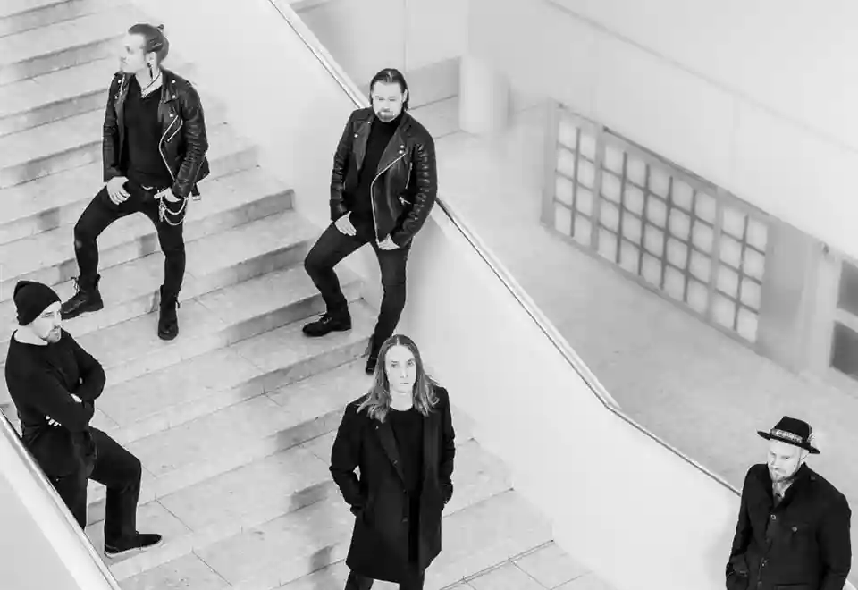 Trupa elvețiană SZIVILIZS lansează albumul „Totätänzer” și oferă primul single