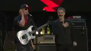 Serj Tankian și Tom Morello au interpretat „Like A Stone” în memoria lui Chris Cornell