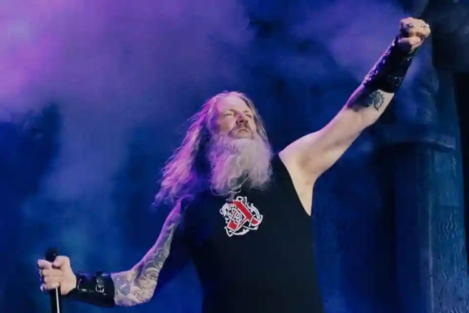 Noutăți discografice rock și metal: Amon Amarth, Imminence și A Perfect Circle