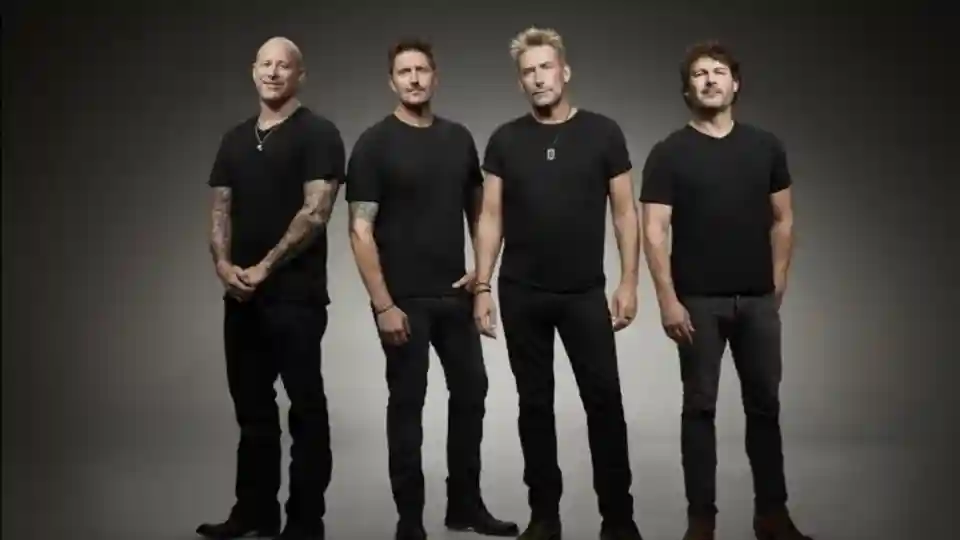 Mike Kroeger confirmă că Nickelback va continua activitatea și anunță un nou turneu