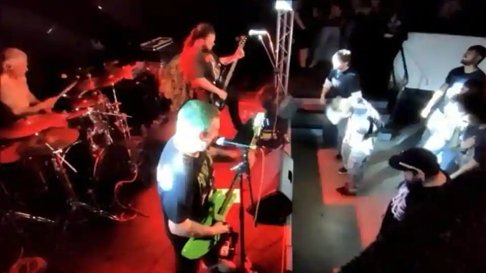 Death Whore lansează o înregistrare live pentru piesa Le Droit à L’Asphyxie