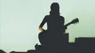 Laura Cox lansează primul său album live, intitulat „Trouble Coming to Paris”