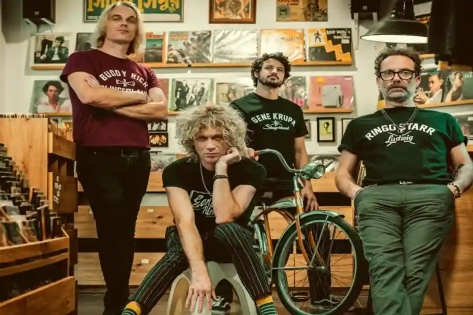 LOS ZIGARROS lansează single-ul „El mundo es cosa de hombres” și anunță un turneu