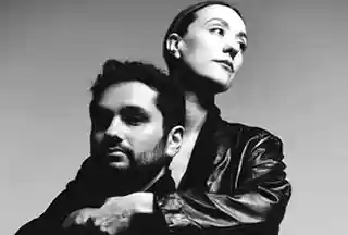 Mona et Toi lansează albumul de debut „Radical Romance Of Mind”