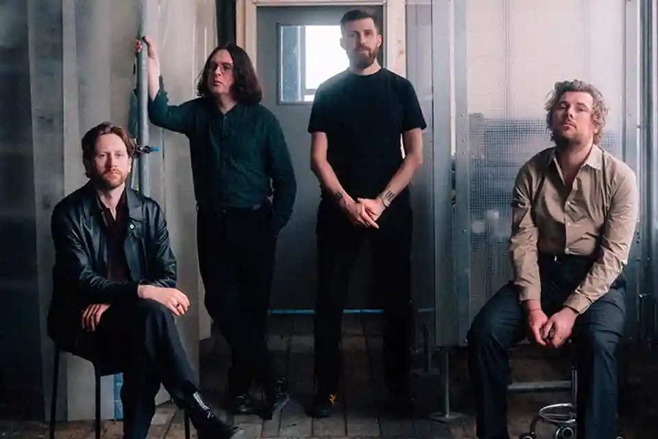 Gilla Band discută despre noul album, „Pugnello”, și evoluția scenei rock irlandeze
