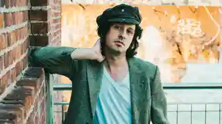 Adam Green despre experiența succesului și albumul Friends of Mine