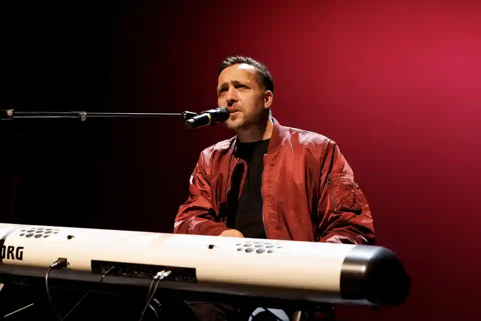 Interviu cu Danger Dan despre noul său album de pian și semnificația încrederii
