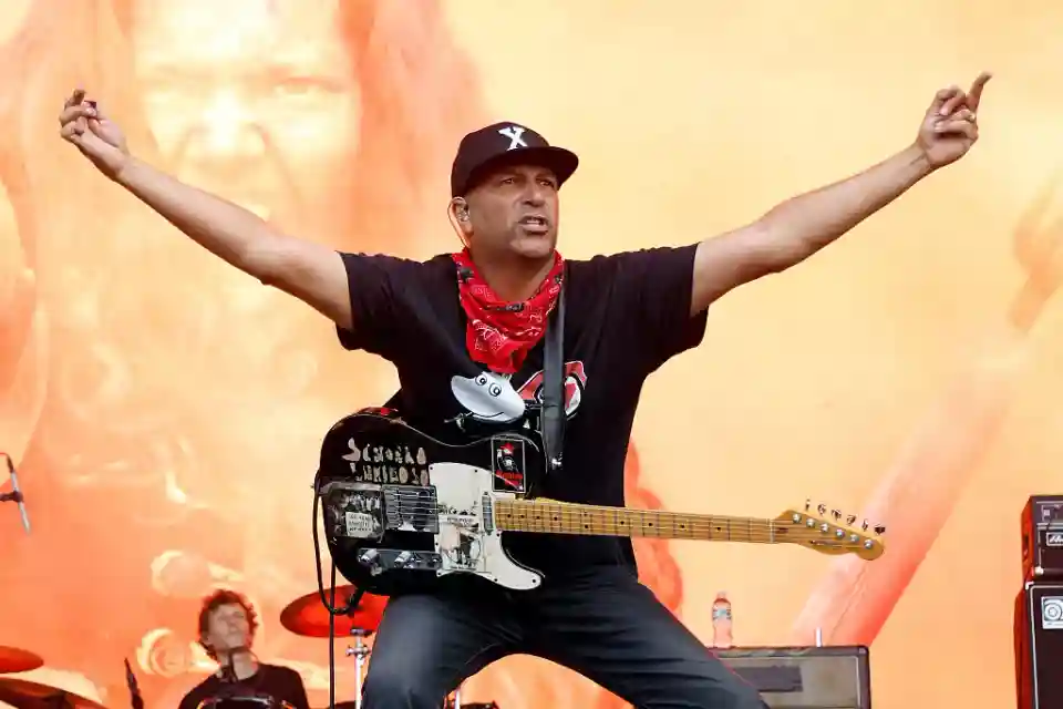 Tom Morello clarifică faptul că participă la vot pentru partidele terțe