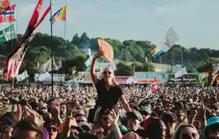 Reacțiile fanilor privind prețul biletelor pentru festivalul Glastonbury 2027