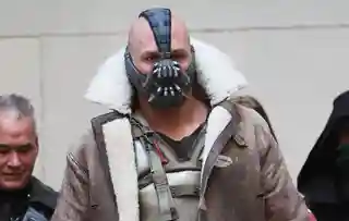 Tom Hardy lansează primul său album rap sub pseudonimul Frankie Pulitzer