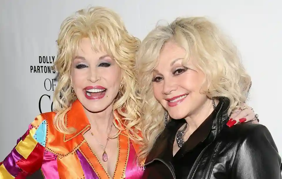 Stella Parton critică utilizarea AI după decesul artistei Dolly Parton