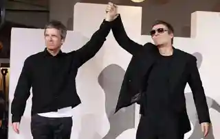 Documentarul despre formația Oasis a primit ovații la Festivalul de Film de la Veneția