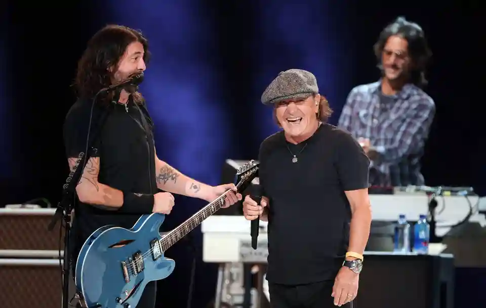 Foo Fighters au deschis concertul AC/DC din Missouri și sugerează un turneu comun