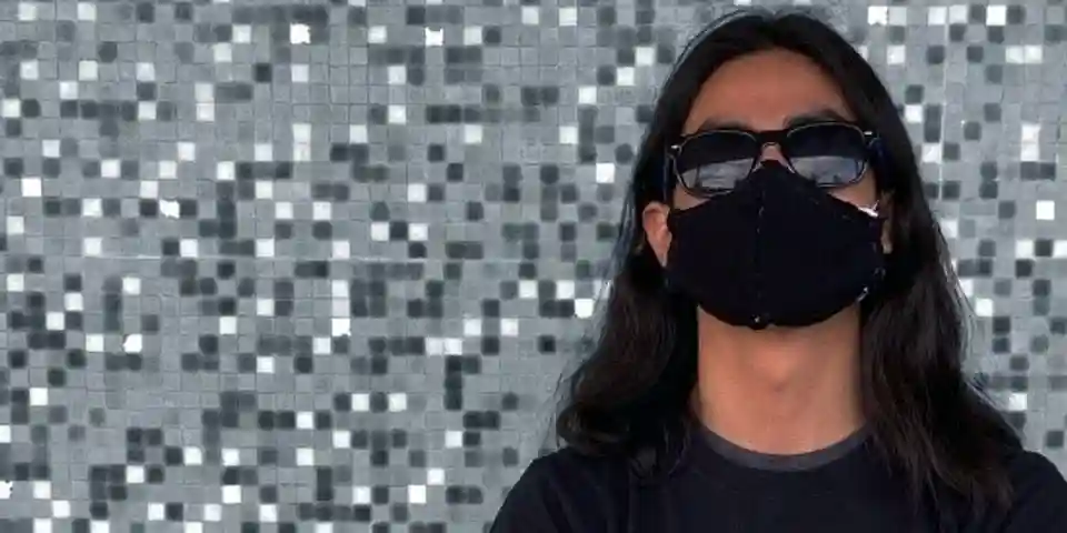 M.A. Mendoza prezintă proiectul solo doomtech, o fuziune între metal și programare