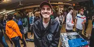 Fotograful Kyle Bergfors despre experiența sa în scena muzicală underground