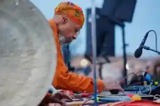 Laraaji a inaugurat Bienala Musica de la Veneția cu setul „Alignment”