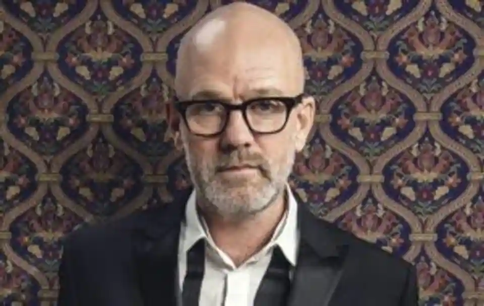 Michael Stipe lucrează la primul său album solo, care va include influențe disco și gotice