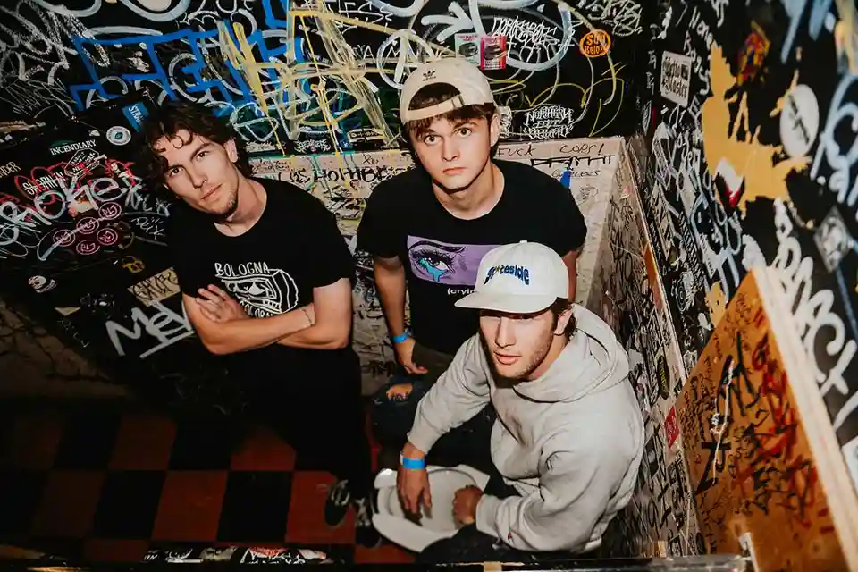 Trupa Full Throttle lansează noul single „Generation Of Tomorrow”