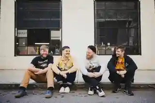 New Junk City lansează single-ul „Stay the Same”