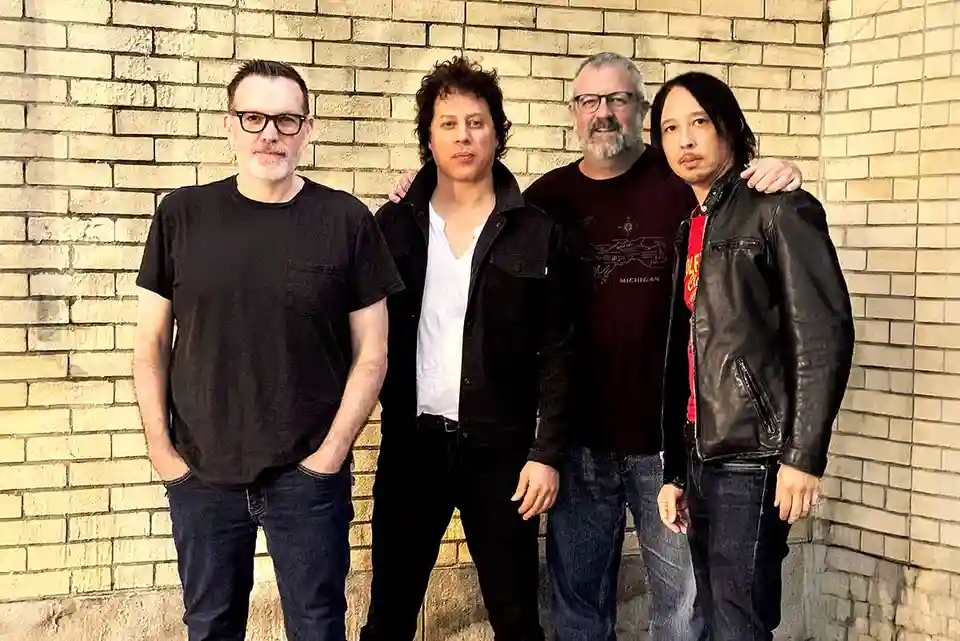 Woolworthy lansează noul single „The Stamp”