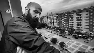 Zinghero lansează videoclipul piesei „Il male necessario”