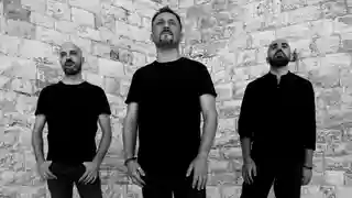Flussi Inversi lansează videoclipul pentru noua piesă „Solo me stesso”