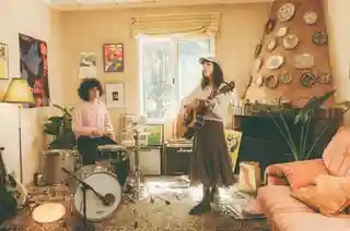 Trupa Poster Boy pregătește lansarea EP-ului de debut «Cómo conocí a Poster Boy»