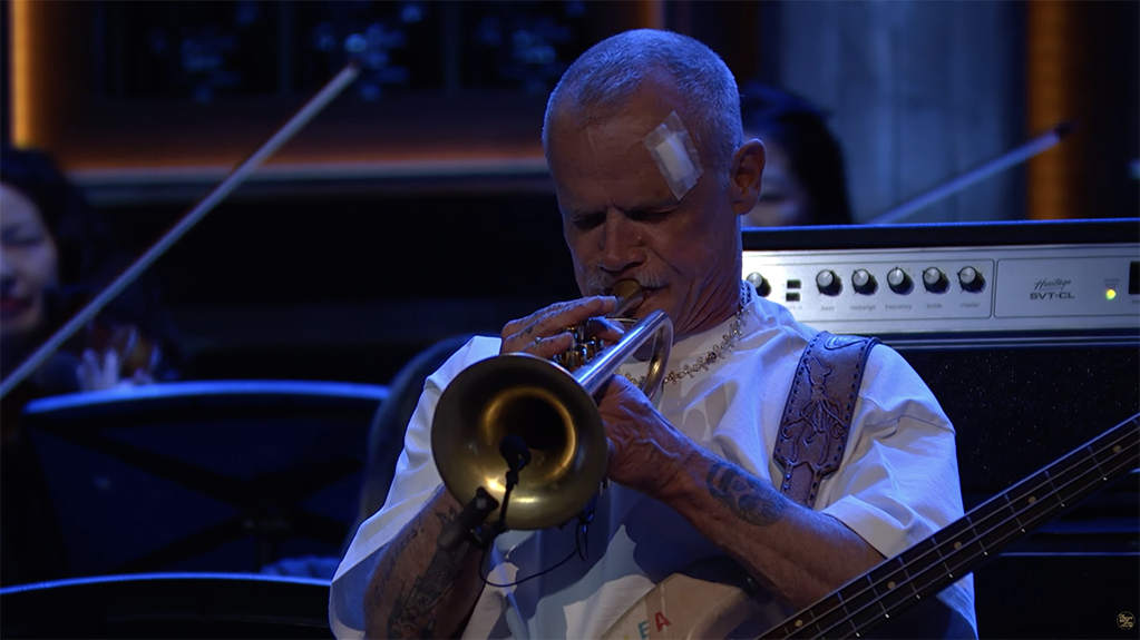Flea de la Red Hot Chili Peppers lansează albumul solo de debut, „Honora”