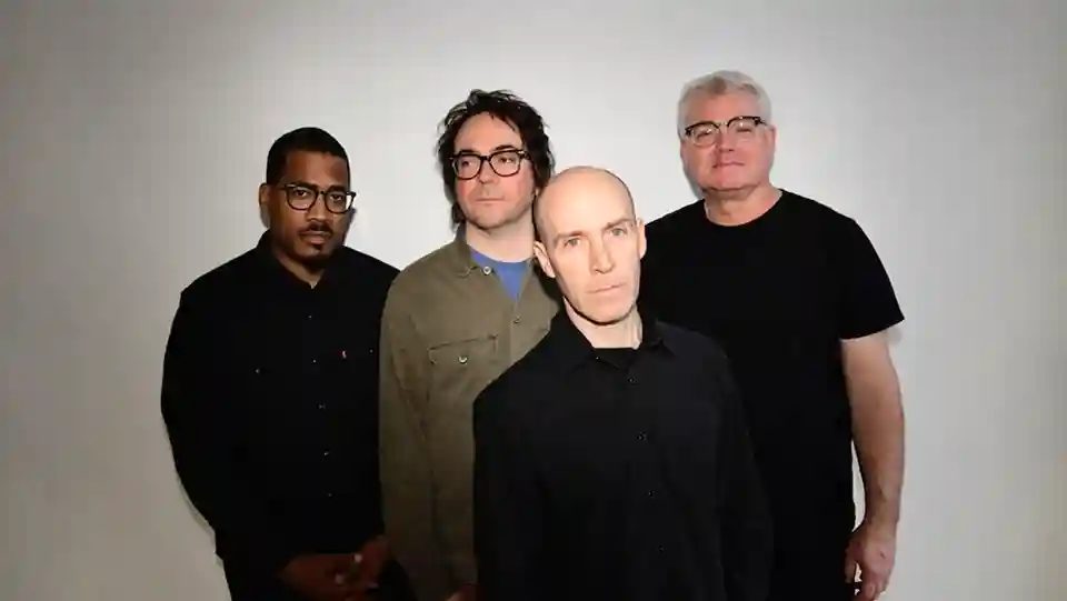 The Messthetics și James Brandon Lewis prezintă albumul „Deface The Currency” la Barcelona