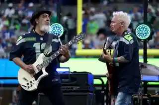 Membrii Soundgarden au concertat la pauza meciului Seattle Seahawks