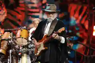 Bob Weir a lucrat la o operă rock psihedelică despre viața sa