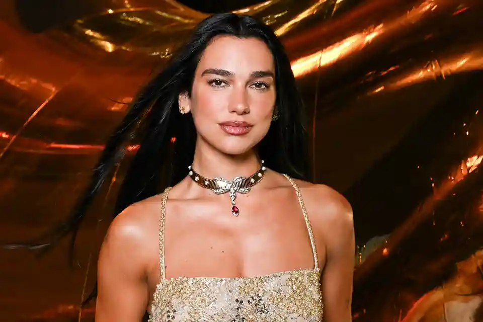 Samsung solicită respingerea procesului de 15 milioane de dolari intentat de Dua Lipa