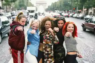 Fanii grupului Spice Girls sunt dezamăgiți de anunțul unei compilații în locul unui turneu