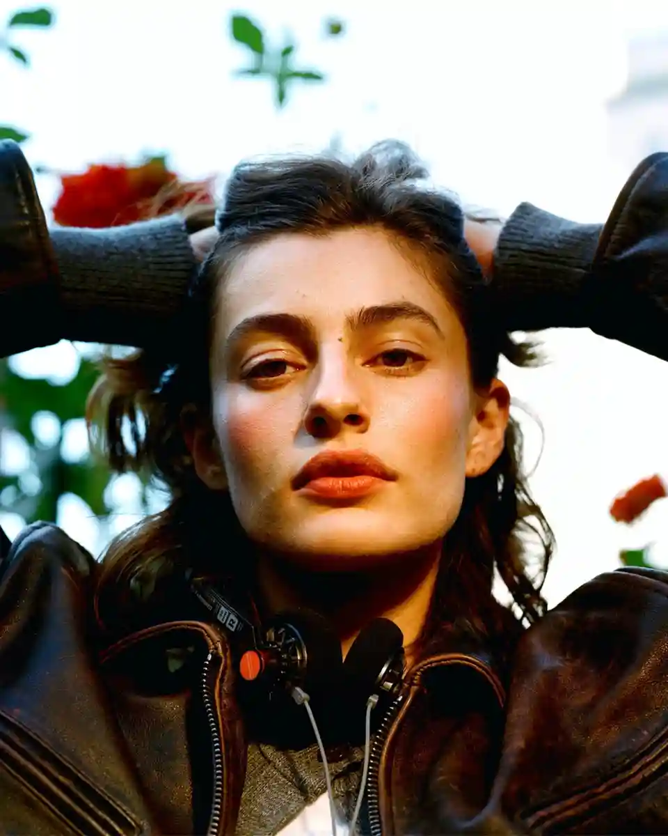 Diana Silvers lansează noul album intitulat Daughter of Sorts