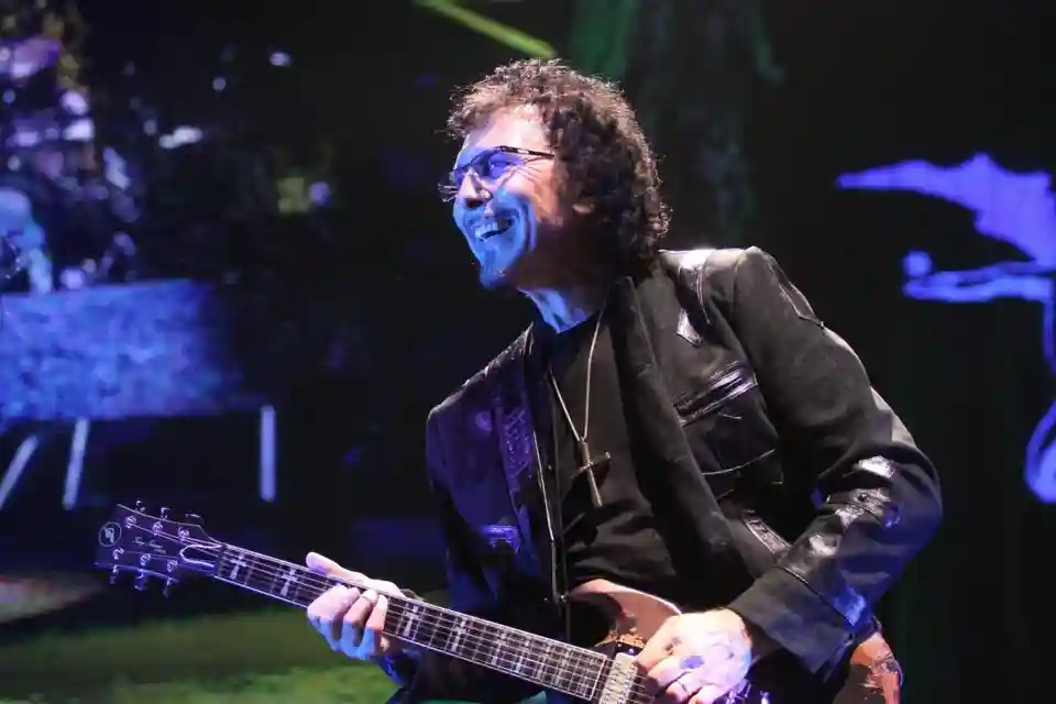 Tony Iommi a colaborat cu producătorul finlandez de căști Valco