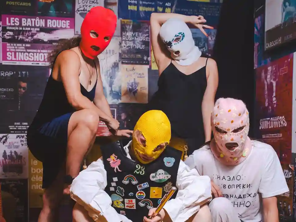 Pussy Riot susține un spectacol Riot Days la Tampere