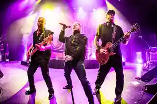Frank Carter (Sex Pistols) a criticizat un fan într-un mosh pit dedicat femeilor