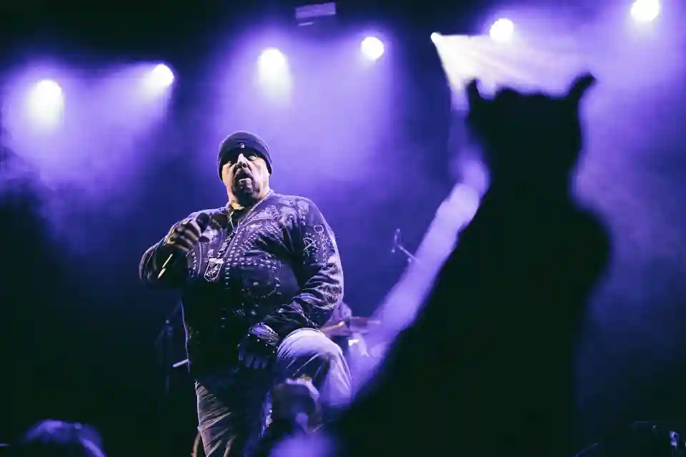 Pípa va fi invitat special la concertele de lansare ale trupei Henych 666