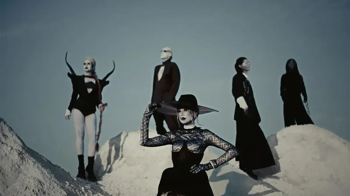Black Spikes lansează videoclipul live pentru piesa „MOTINA” cu un cor invitat