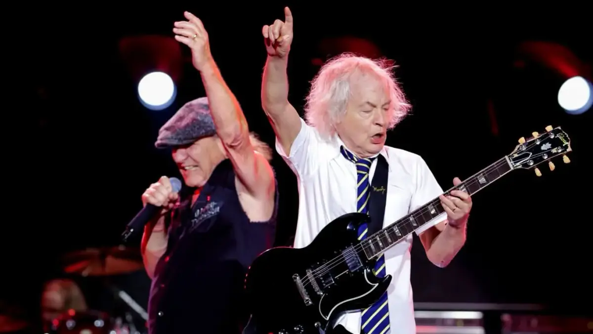 Concertul AC/DC de la Toronto a fost anulat din cauza vremii severe