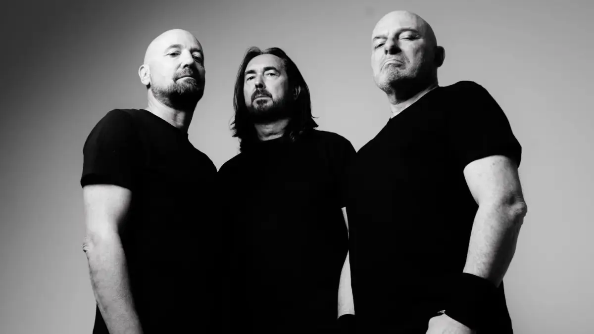 Coroner lansează o versiune remasterizată a piesei „The Favorite Game”