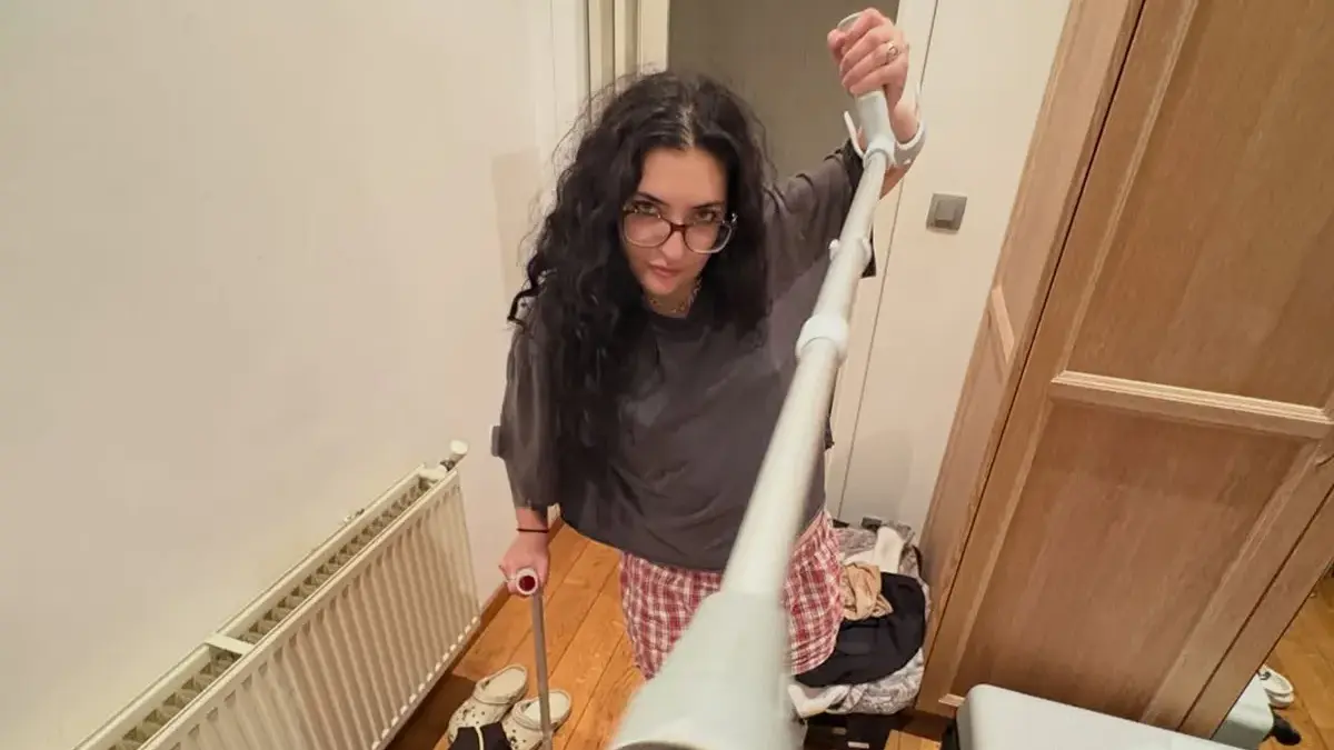 Piper Ferrari de la Roman Candle continuă turneul european după o fractură la picior