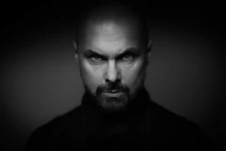 Roy Khan explică ajustarea tonalității pieselor Kamelot în turneul său solo