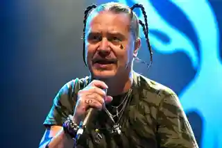 Mike Patton a susținut concerte solo în Mexic cu piese din repertoriul italian