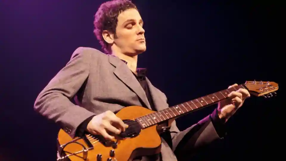 Lindsey Buckingham și legătura sa cu modelul Rick Turner Model 1