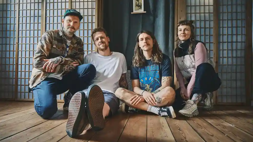 Trupa Nowar lansează albumul „Right Here Right Now” și pornește într-un turneu german